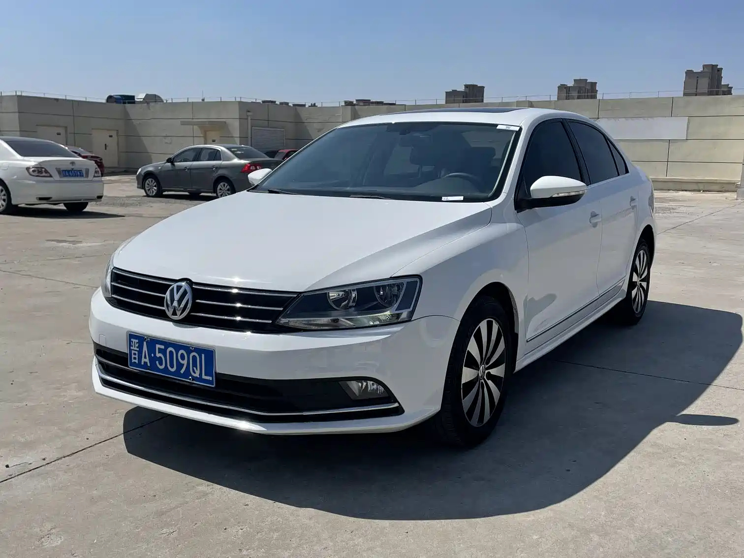 VOLKSWAGEN SAGITAR 2018