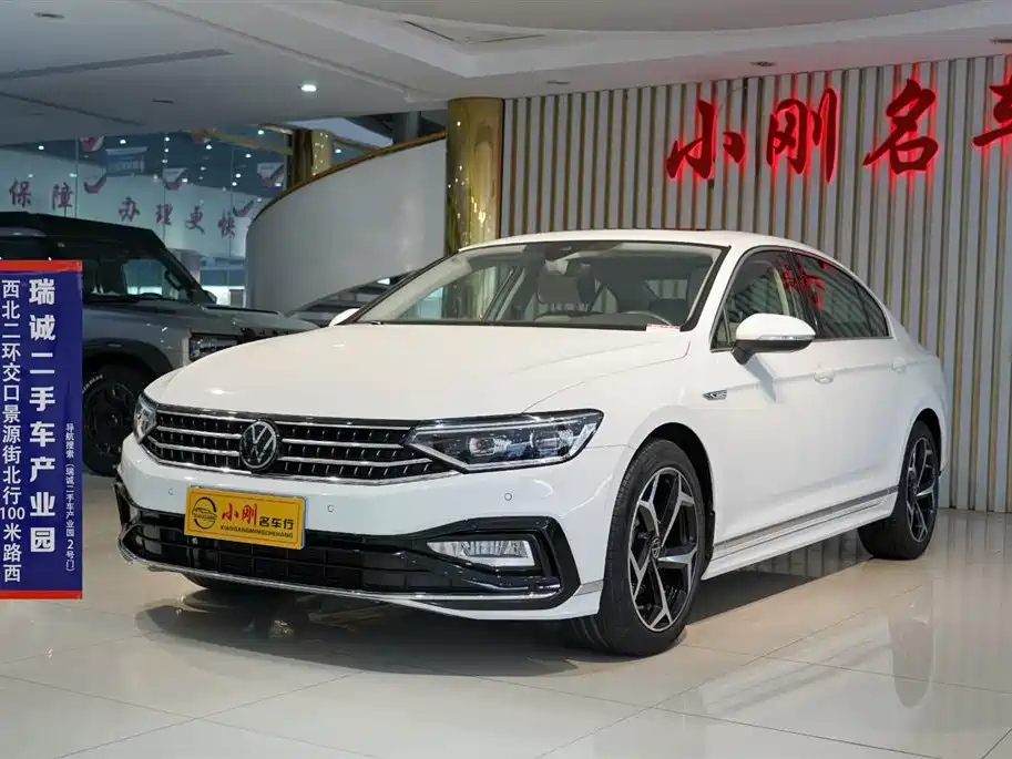 VOLKSWAGEN MAGOTAN 2023