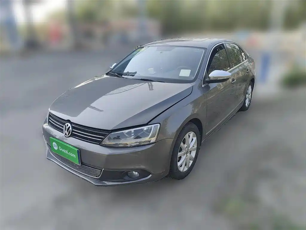 VOLKSWAGEN SAGITAR 2012