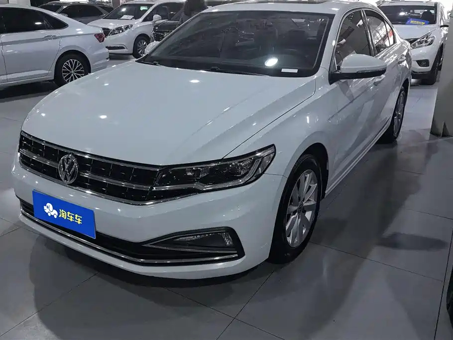 VOLKSWAGEN BORA 2020