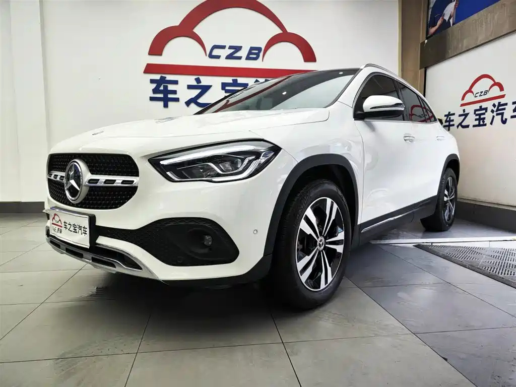 MERCEDES BENZ GLA 2022