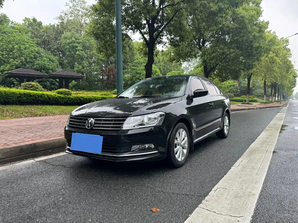 VOLKSWAGEN LAVIDA 2017