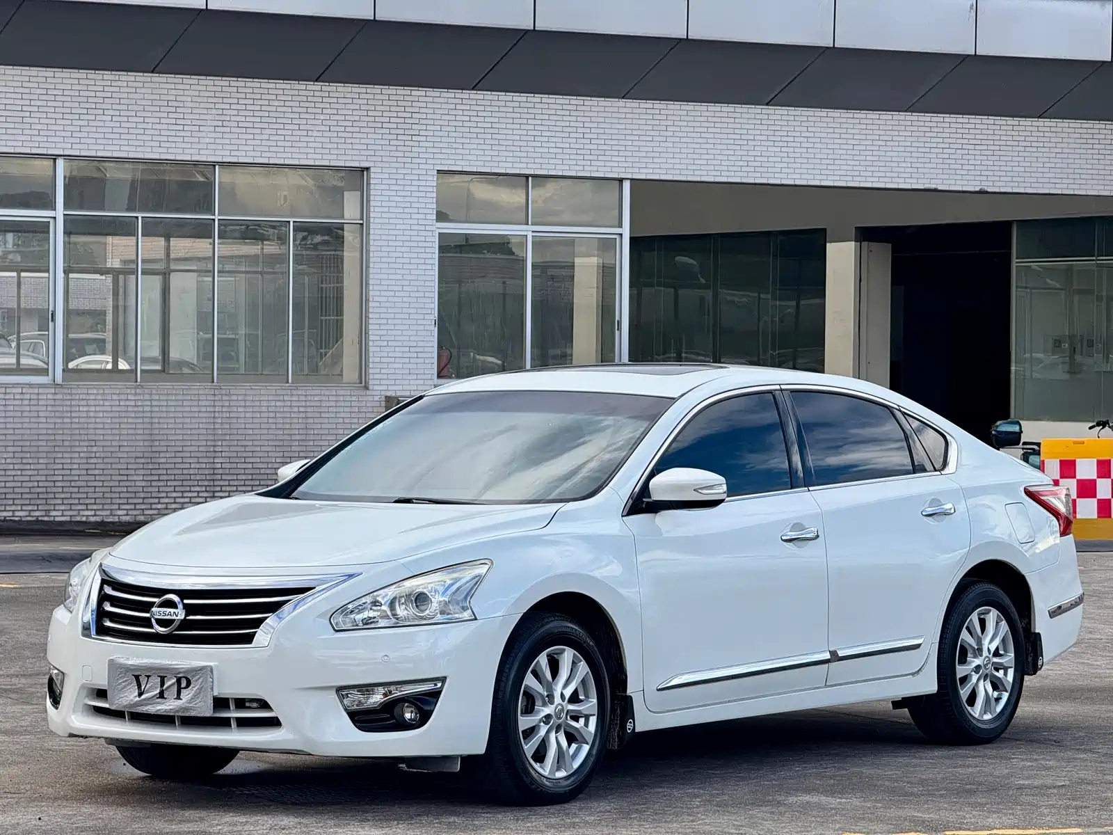 NISSAN TEANA 2015