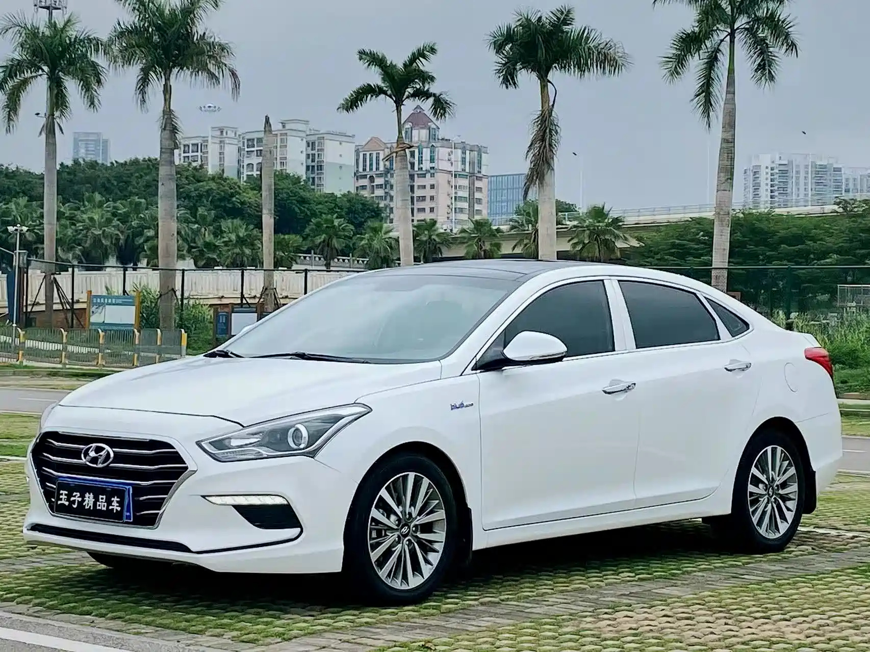 HYUNDAI MISTRA 2019