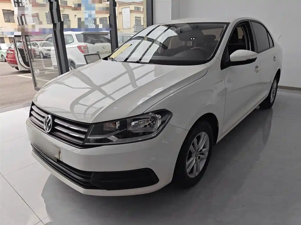 VOLKSWAGEN SANTANA 2019