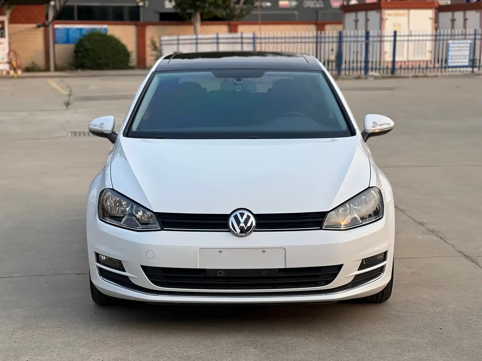 VOLKSWAGEN GOLF 2016