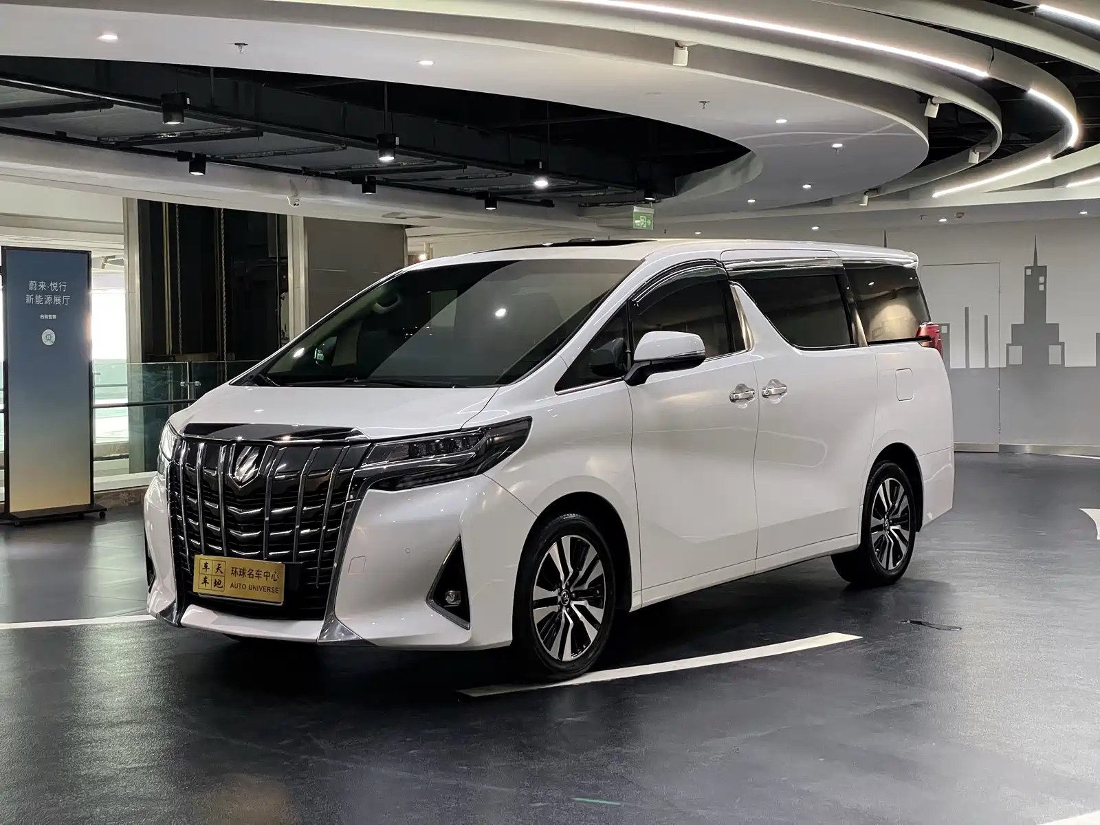 TOYOTA ALPHARD 2018