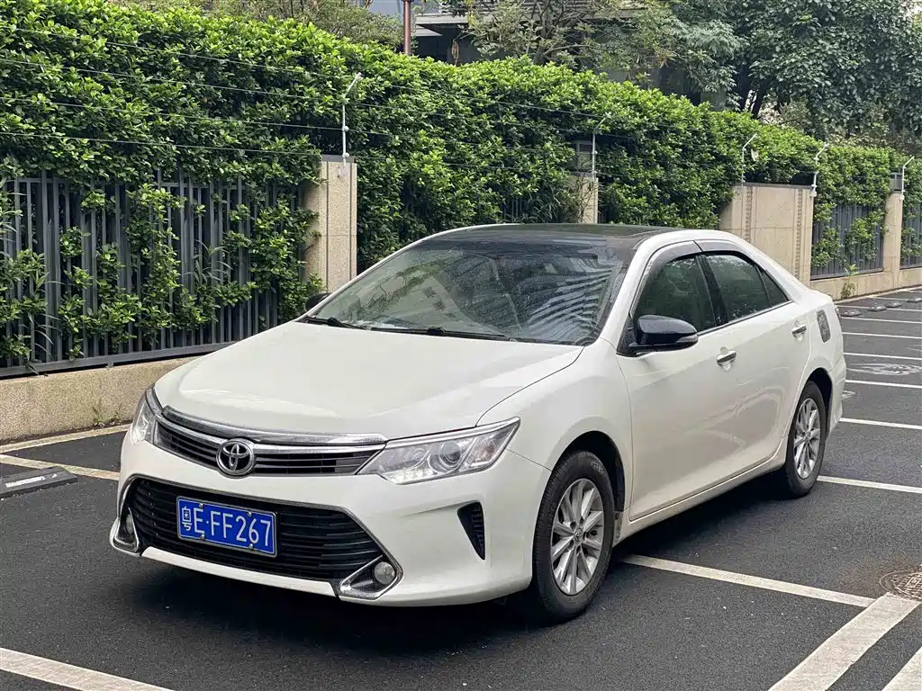TOYOTA CAMRY 2015