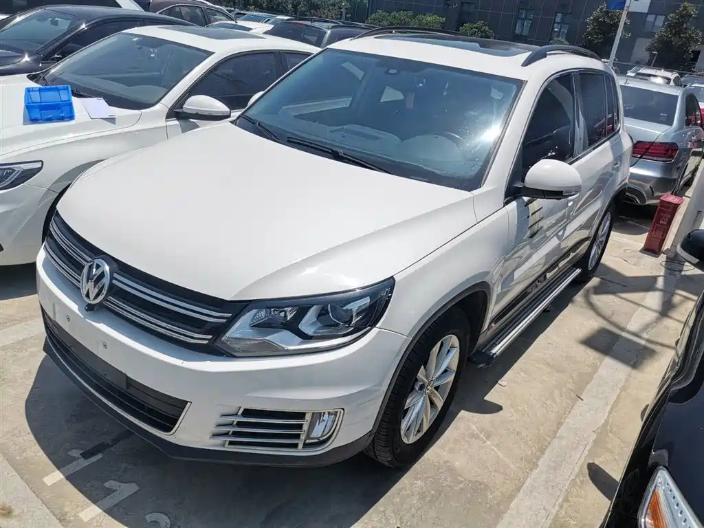 VOLKSWAGEN TIGUAN 2016