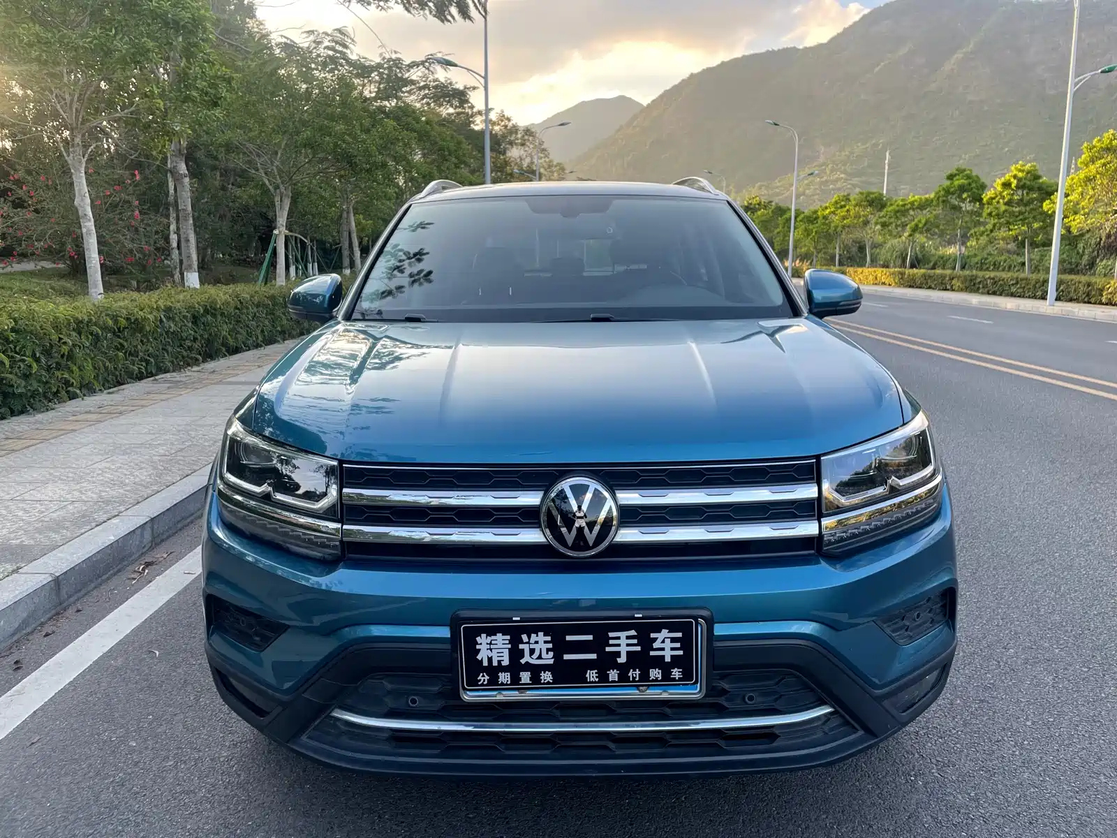 VOLKSWAGEN THARU 2019