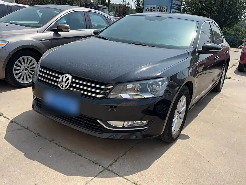 VOLKSWAGEN PASSAT 2014