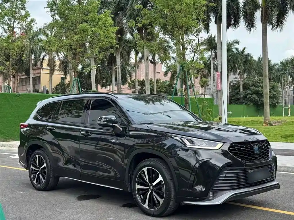 TOYOTA CROWN LUFANG 2021
