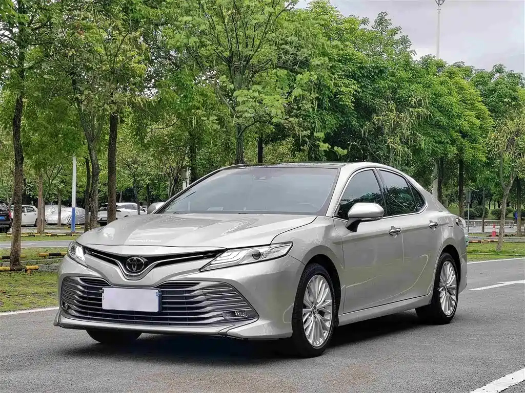 TOYOTA CAMRY 2019