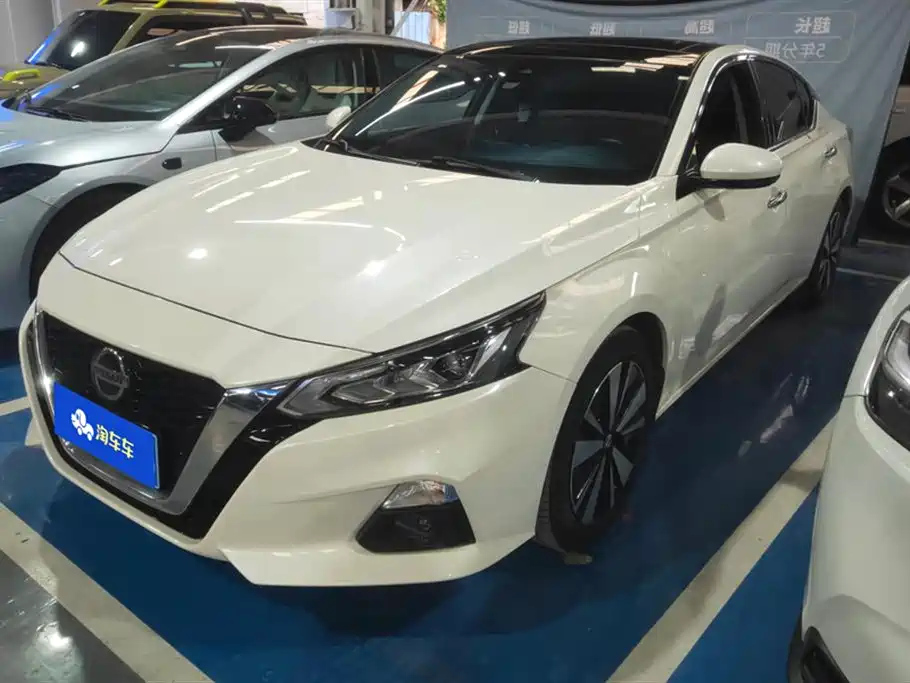 NISSAN TEANA 2019