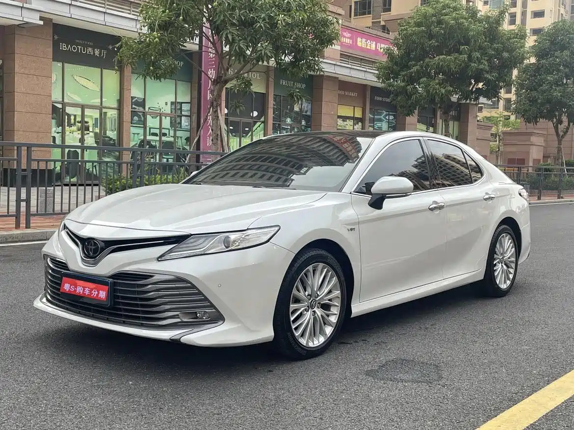 TOYOTA CAMRY 2019