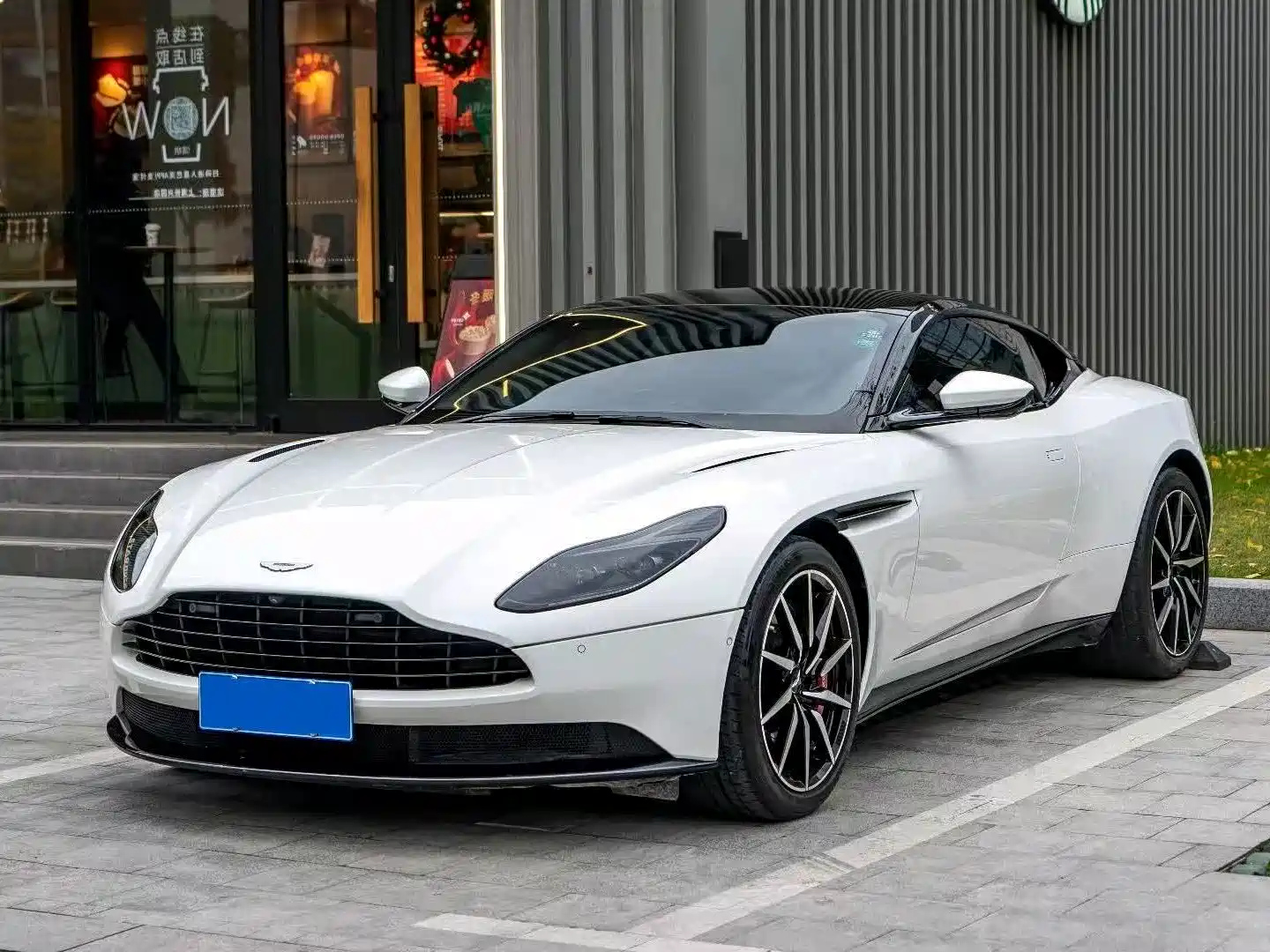 ASTON MARTIN DB11 2019