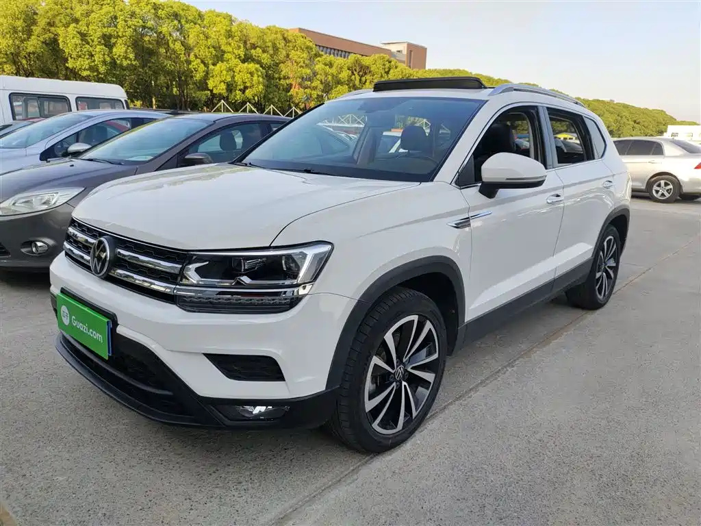 VOLKSWAGEN THARU