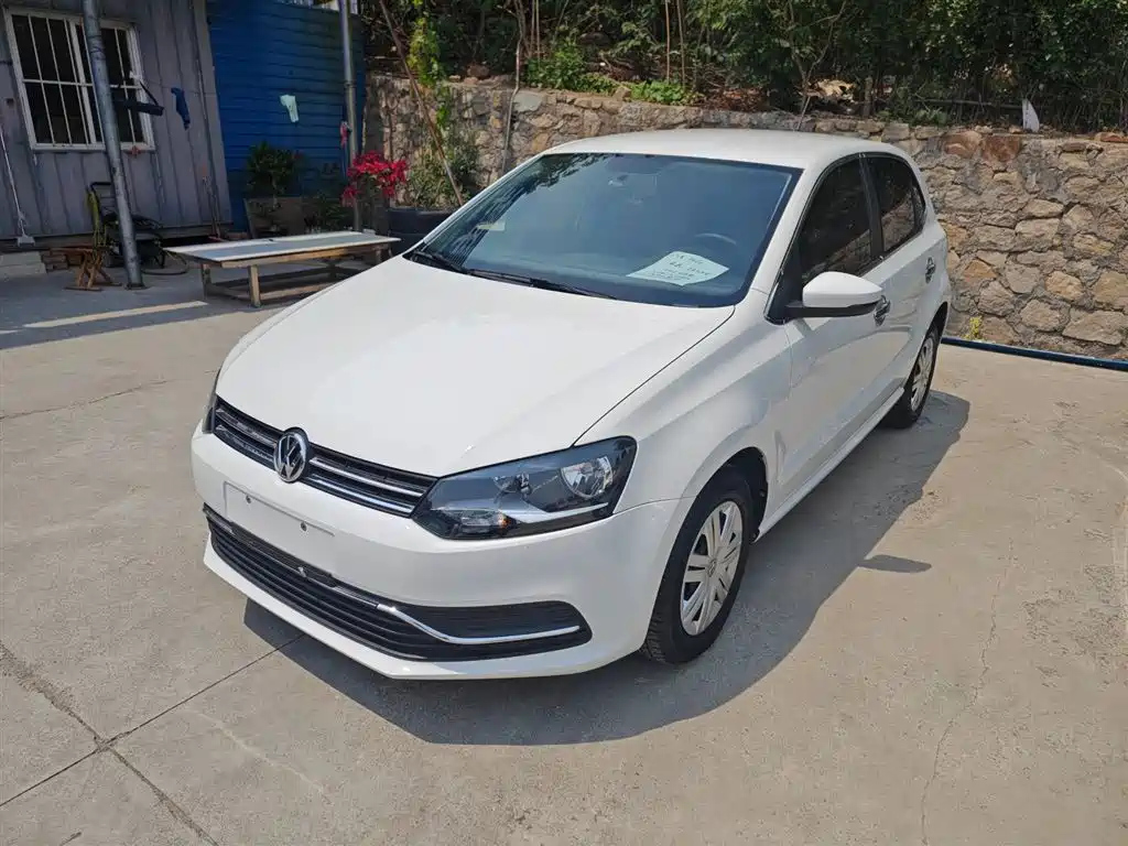 VOLKSWAGEN POLO