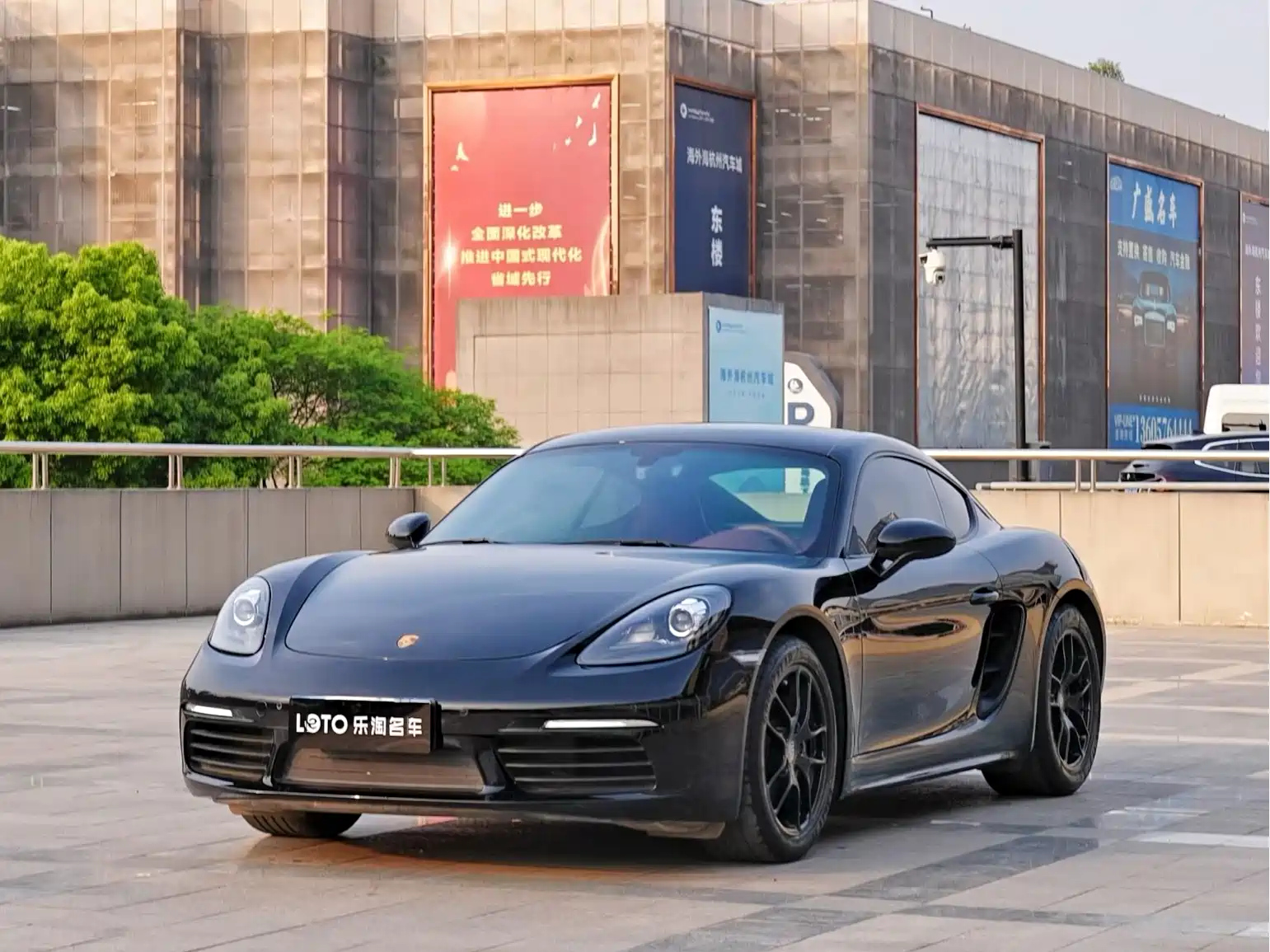 PORSCHE 718 2018