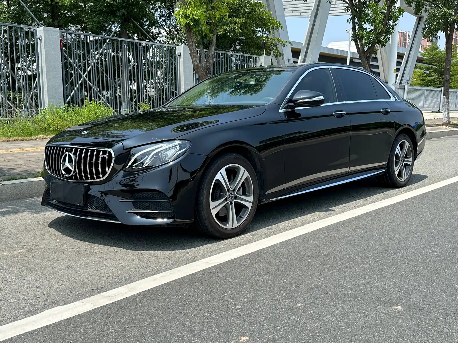 MERCEDES BENZ E-CLASS 2018