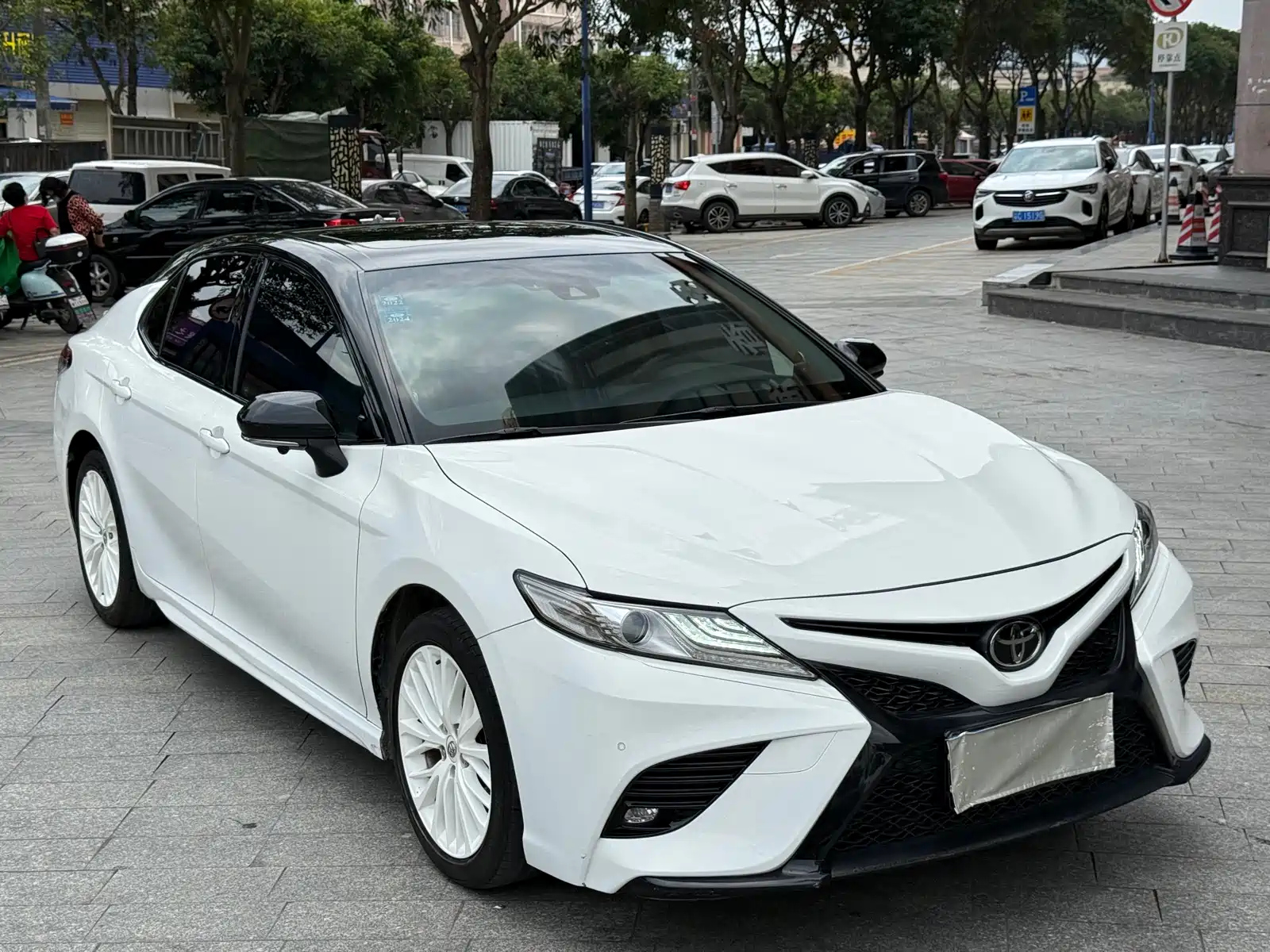 TOYOTA CAMRY 2019