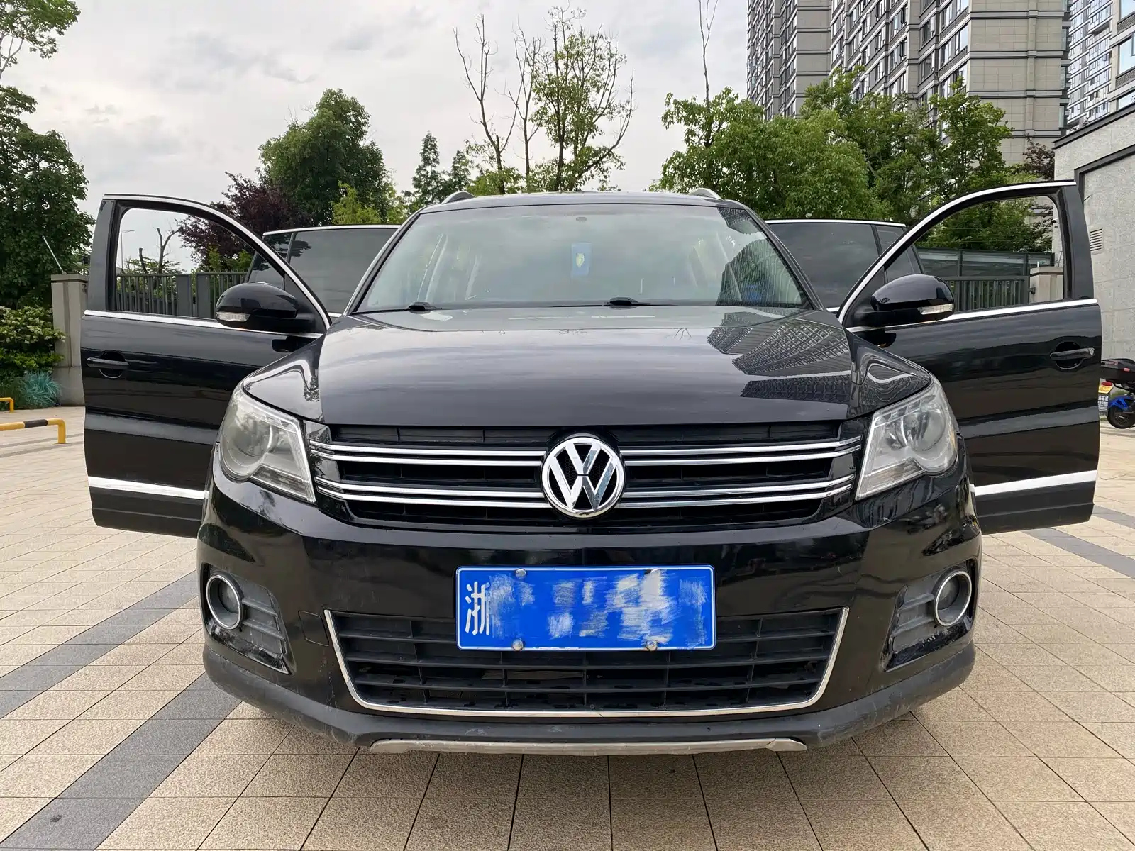 VOLKSWAGEN TIGUAN 2013