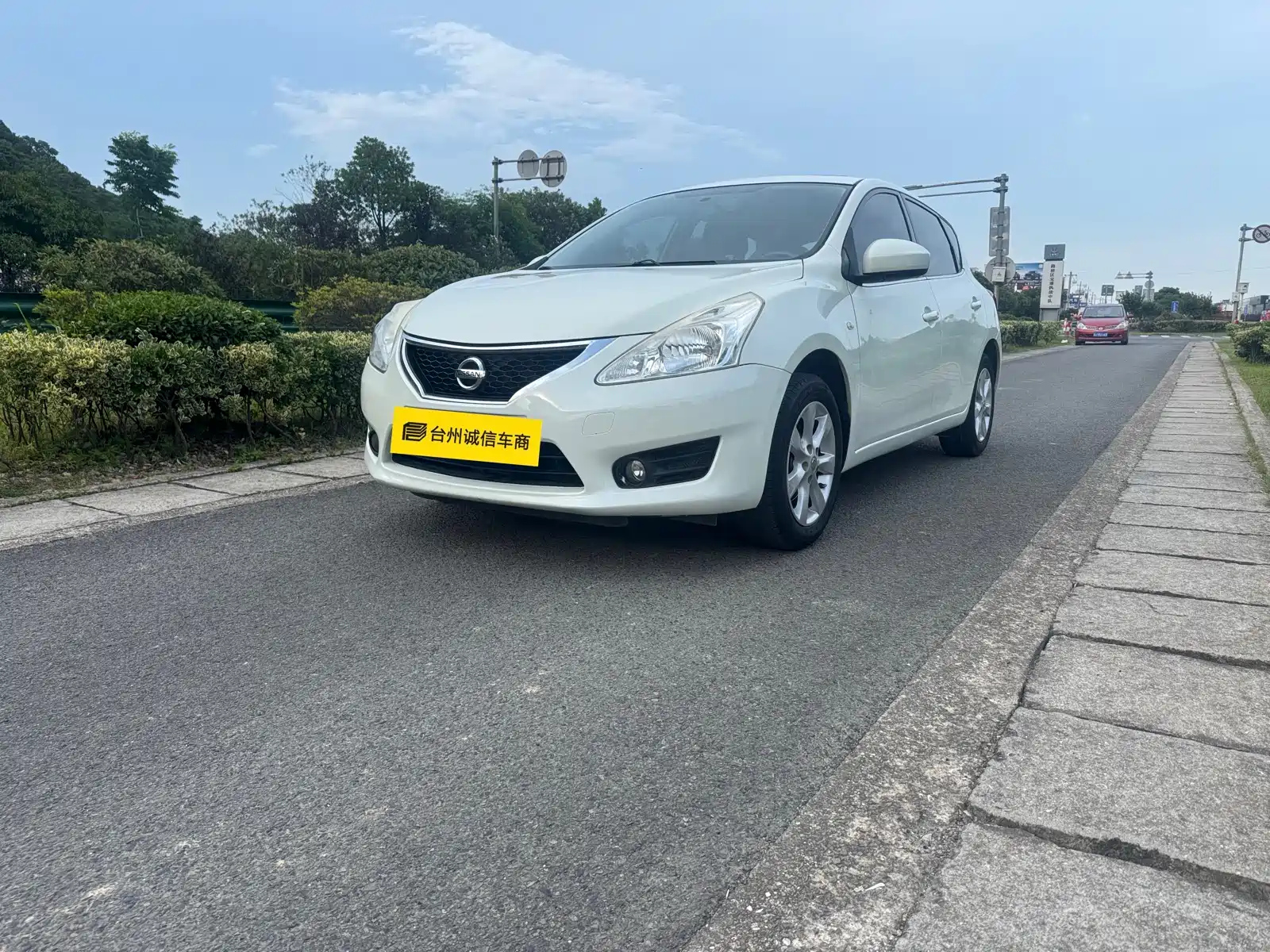 NISSAN TIIDA TIIDA 2014