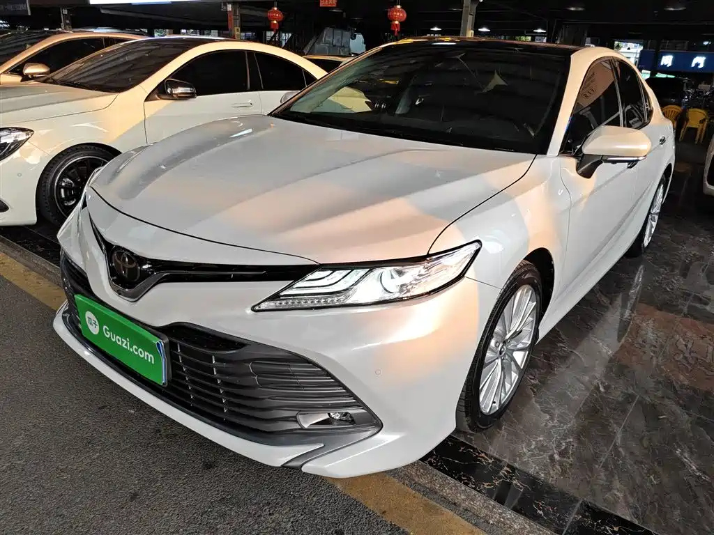 TOYOTA CAMRY 2019