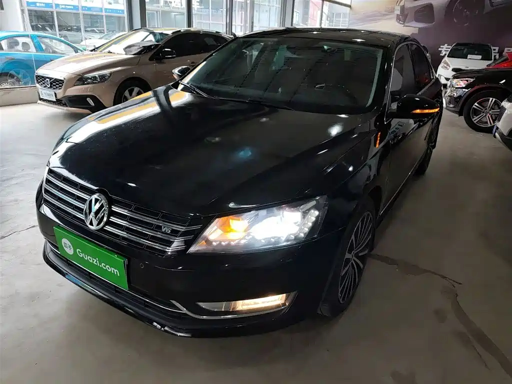 VOLKSWAGEN PASSAT 2014