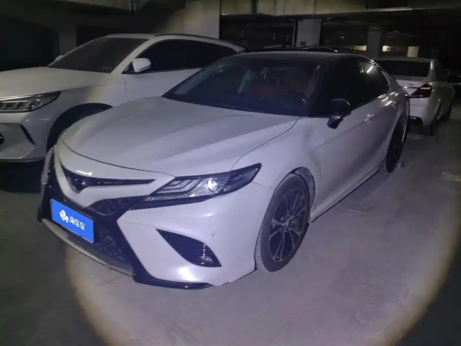 TOYOTA CAMRY 2018