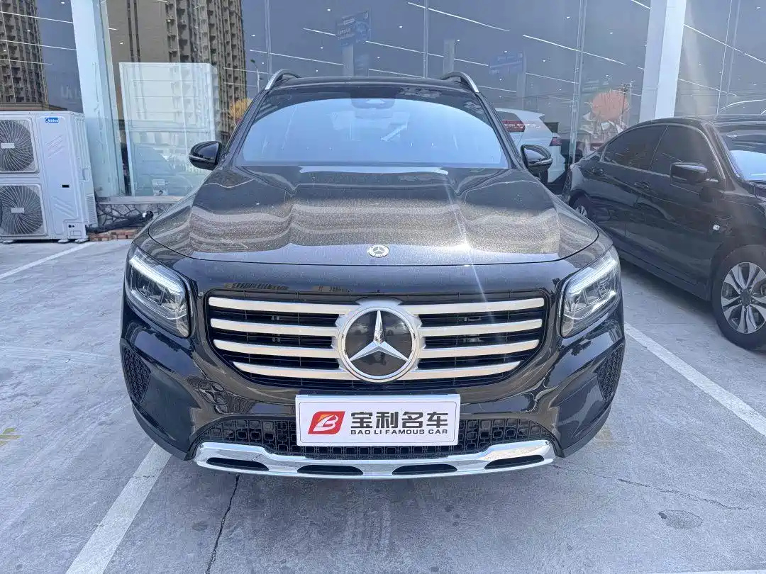 MERCEDES BENZ GLB 2024