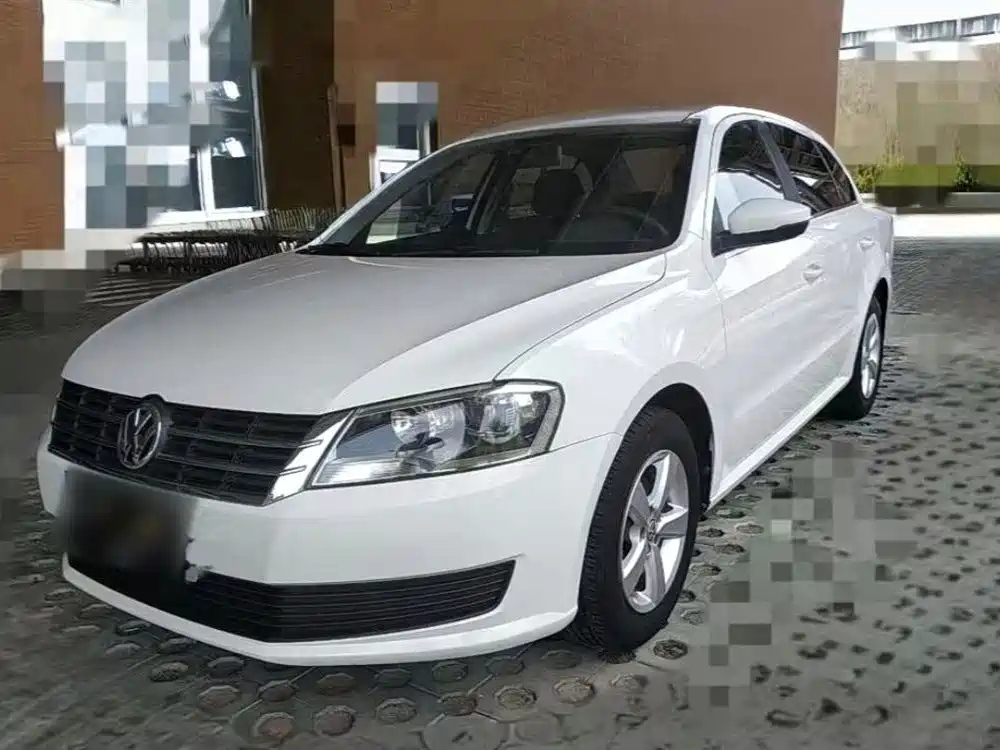 VOLKSWAGEN LAVIDA 2013
