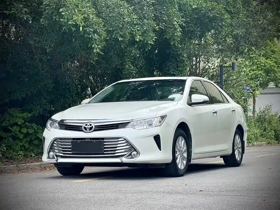 TOYOTA CAMRY 2016