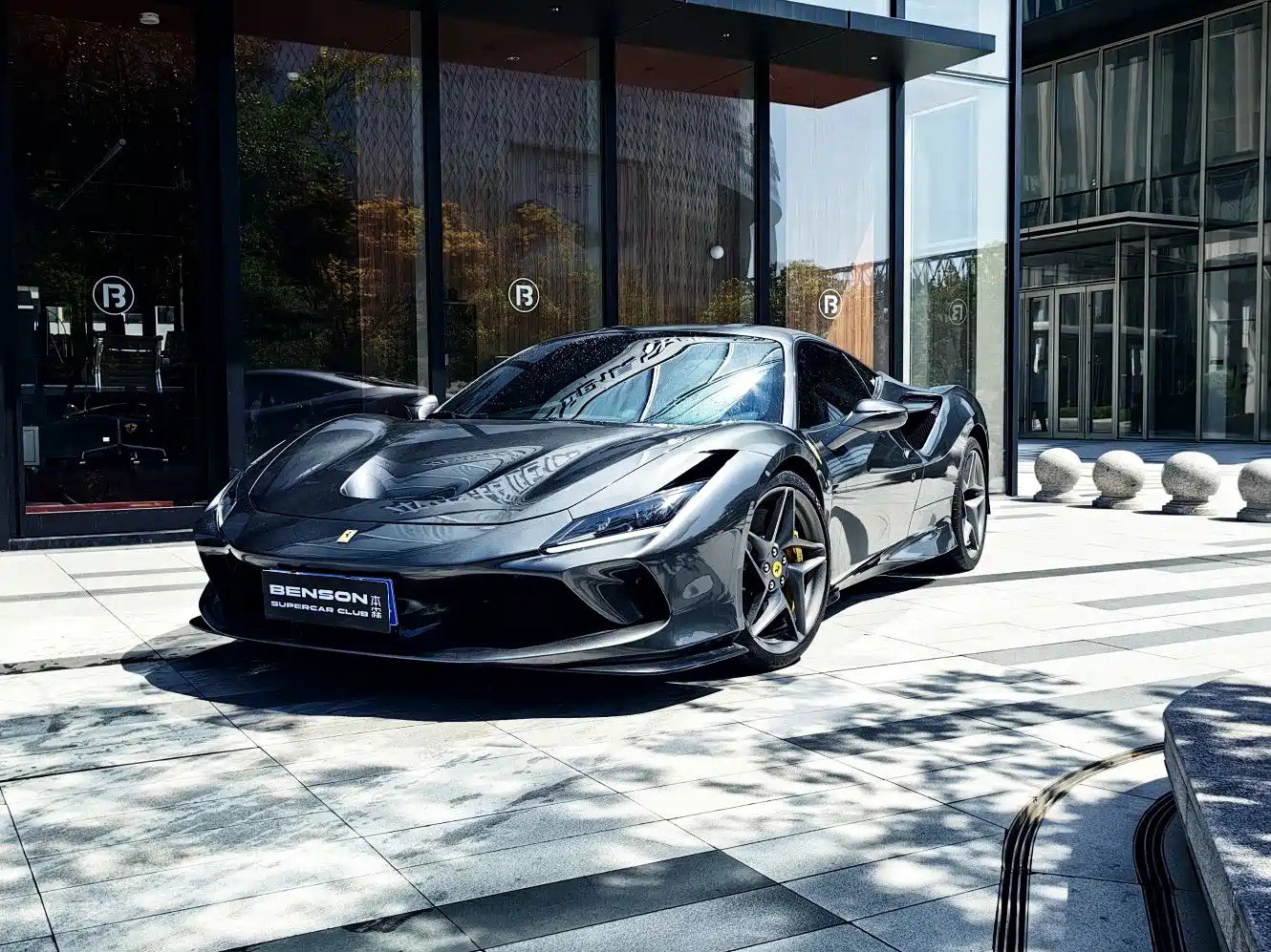 FERRARI F8 2019