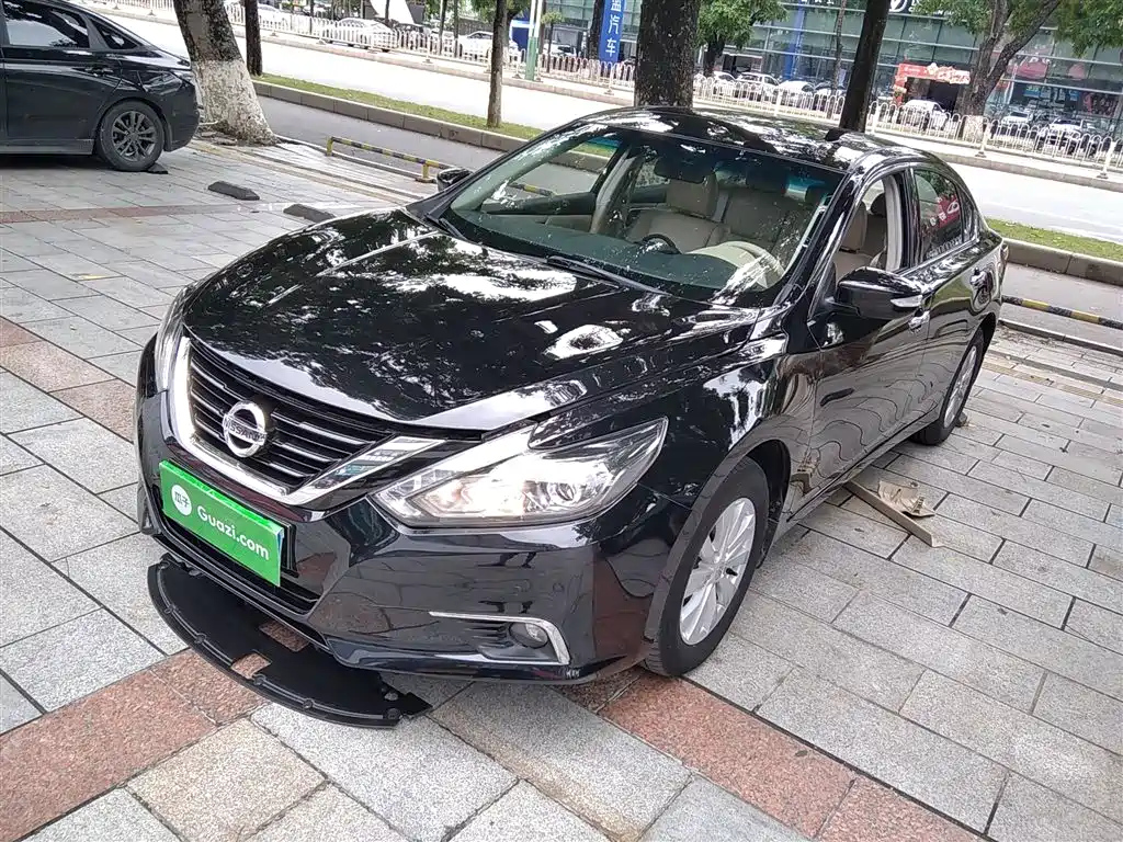 NISSAN TEANA 2016