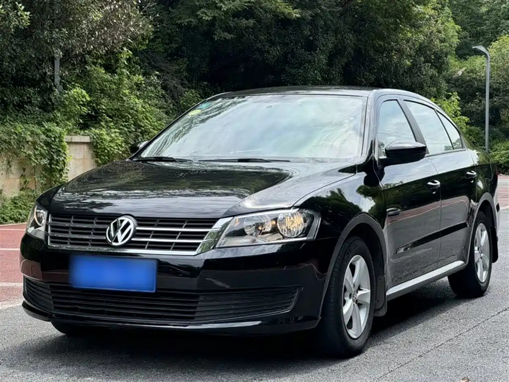VOLKSWAGEN LAVIDA 2013