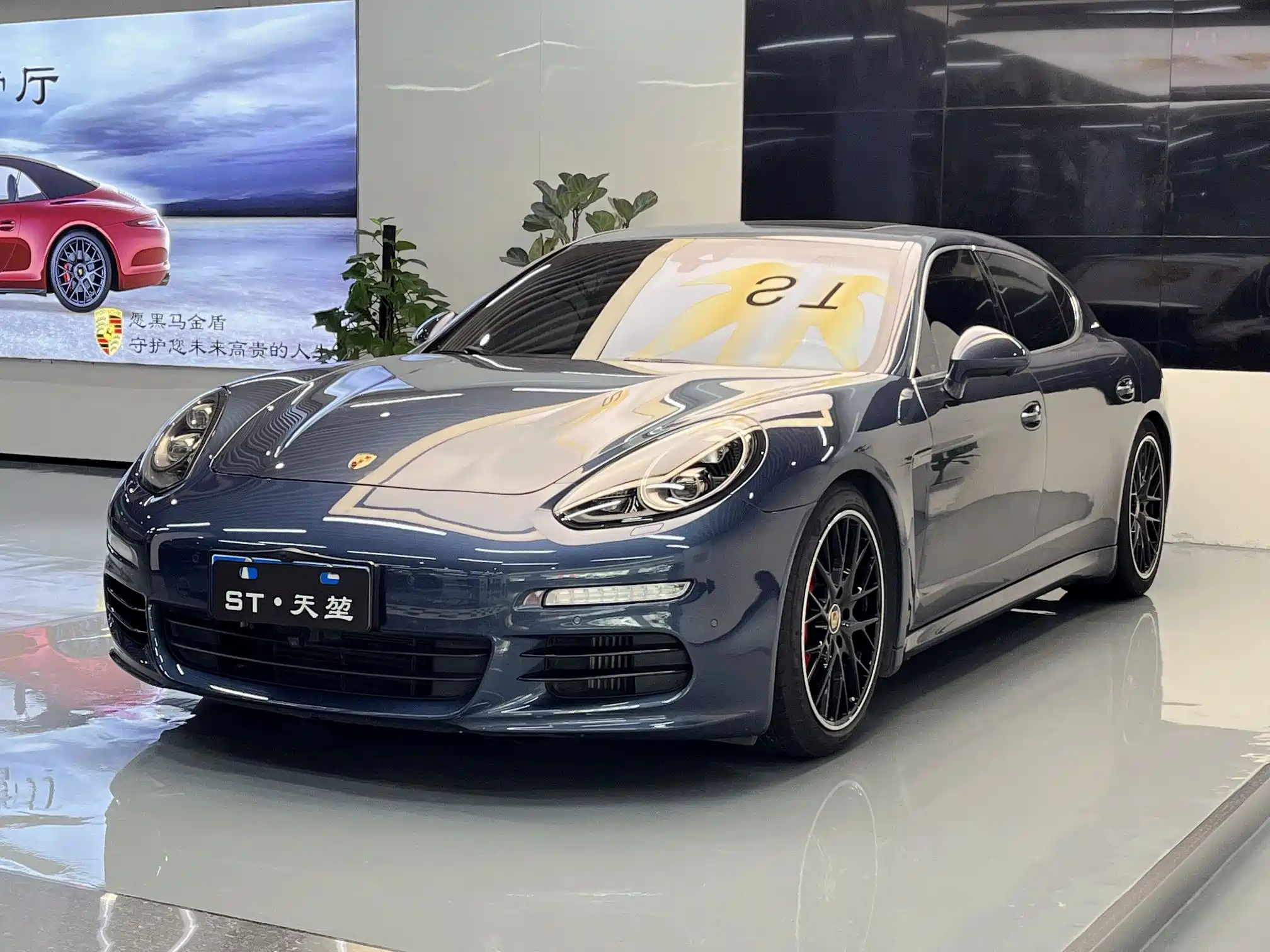 PORSCHE PANAMERA 2014