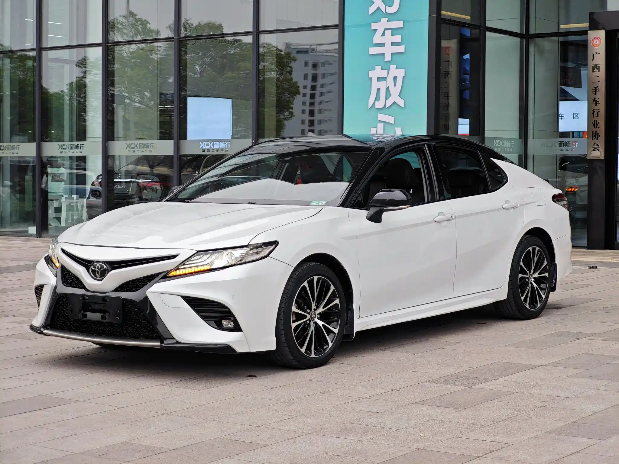 TOYOTA CAMRY