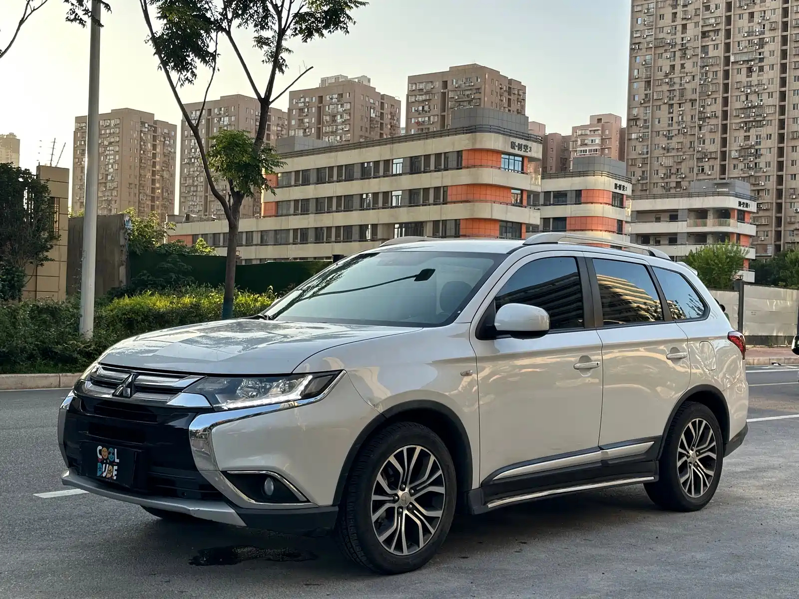 MITSUBISHI OUTLANDER 2018