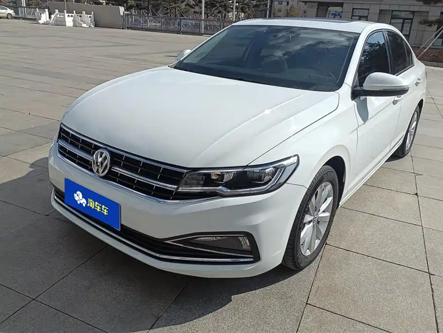 VOLKSWAGEN BORA 2020