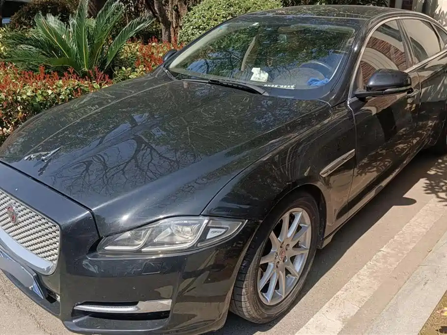 JAGUAR XJ 2016