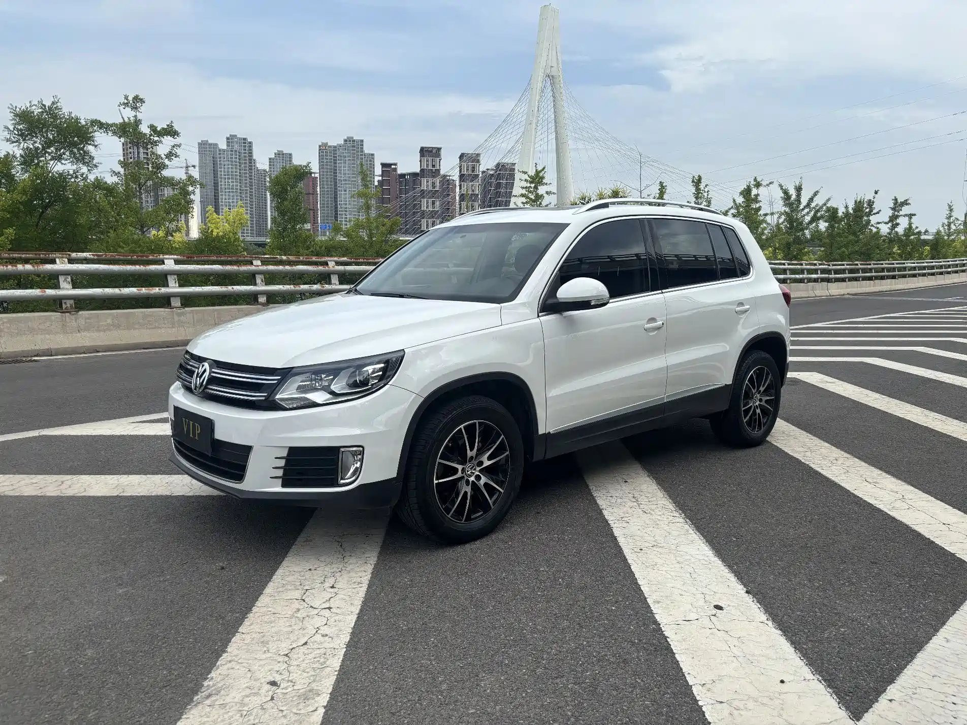 VOLKSWAGEN TIGUAN 2013