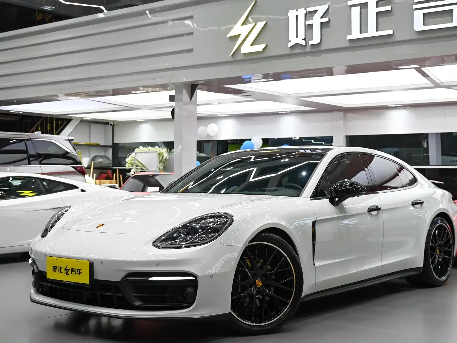 PORSCHE PANAMERA 2023