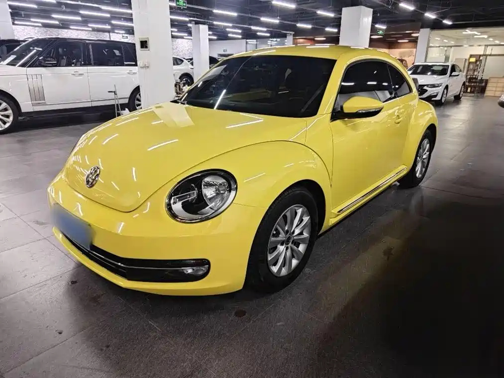 VOLKSWAGEN BEETLE 2014