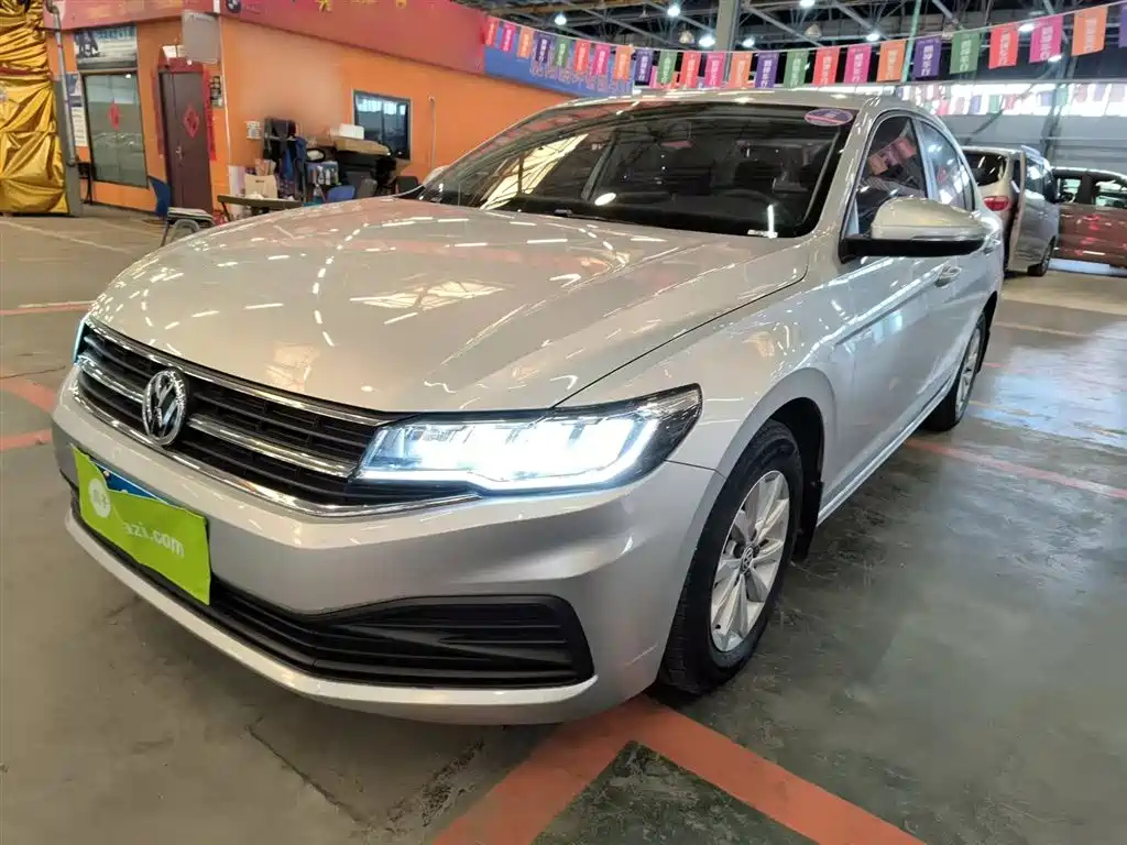 VOLKSWAGEN BORA 2019