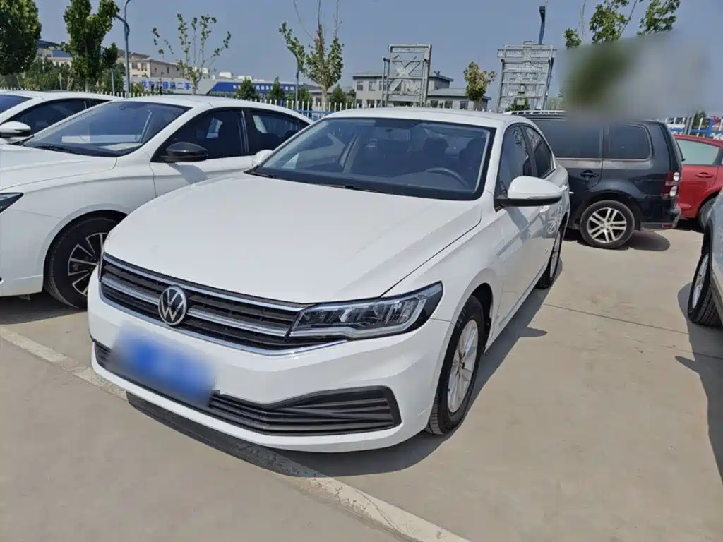 VOLKSWAGEN BORA 2021