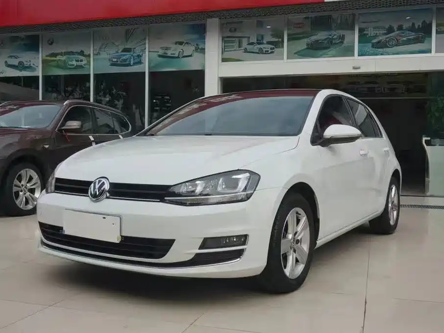 VOLKSWAGEN GOLF 2015