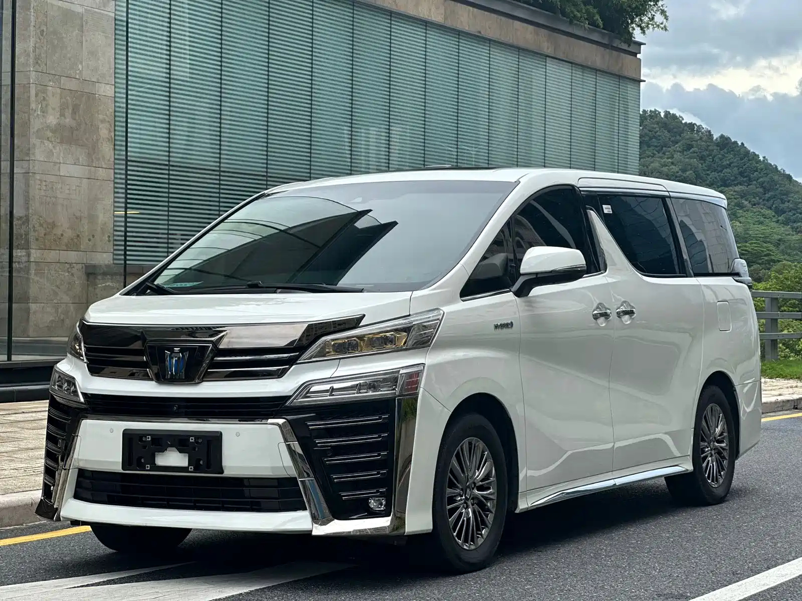 TOYOTA VELLFIRE 2023