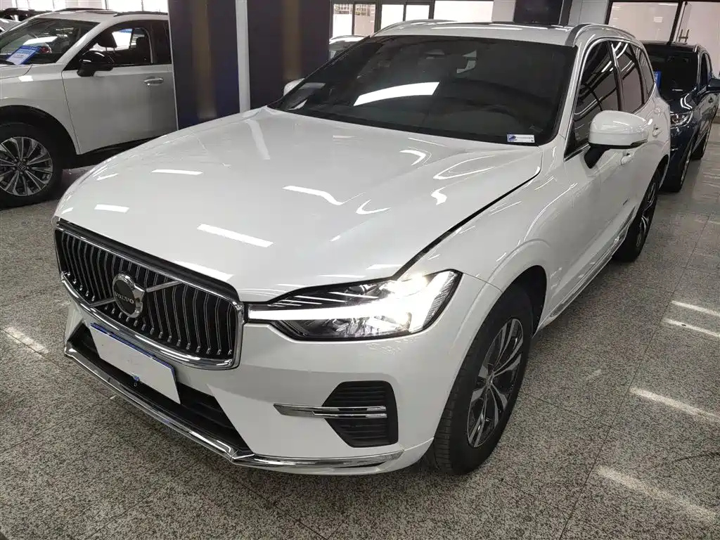 VOLVO XC60 2024