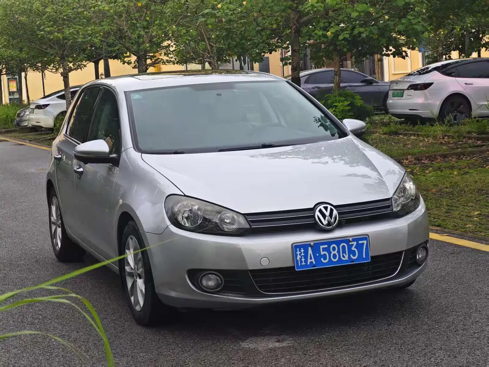 VOLKSWAGEN GOLF 2011